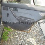 Toyota Carina II oikean takaoven harmaa veivilasillisen ovipahvi
