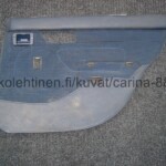 Toyota Carina II oikean takaoven sininen sähkölasillisen ovipahvi