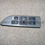 Toyota Camry SV21, SV25, CV20, VZV21 sähkölasien kytkinpaneeli kuskin oveen harmaalla levyllä