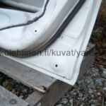Toyota Yaris Verso valkoinen oikea etuovi, takareunan alakulma