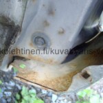 Toyota Yaris Verso vasen etulokasuoja, sisäpuoli taka alanurkasta
