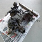 Toyota Celica AT160 vaihdelaatikko, kuvista poiketen tukikumeja rautoineen puuttuu