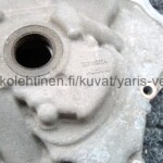Toyota Yaris Verso 1.3 2NZ-FE jakohinnakotelo Aisinin öljypumpulla
